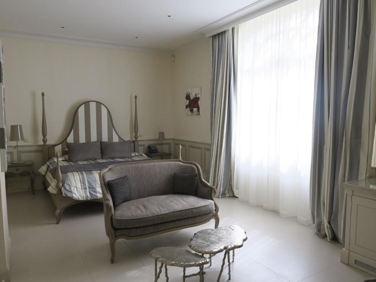 Chateau La Rose Perriere Lussac  Bilik gambar